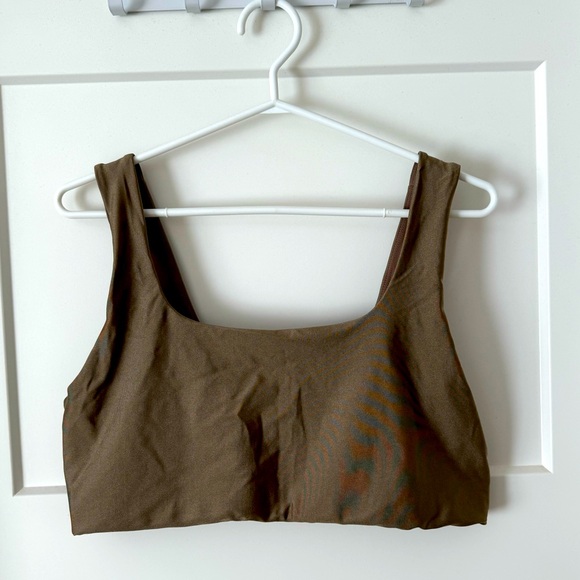 H&M DryMove Sports Bra - Picture 1 of 5